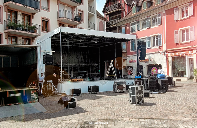 Pensez à la location de notre podium mobile pour votre fête de la musique